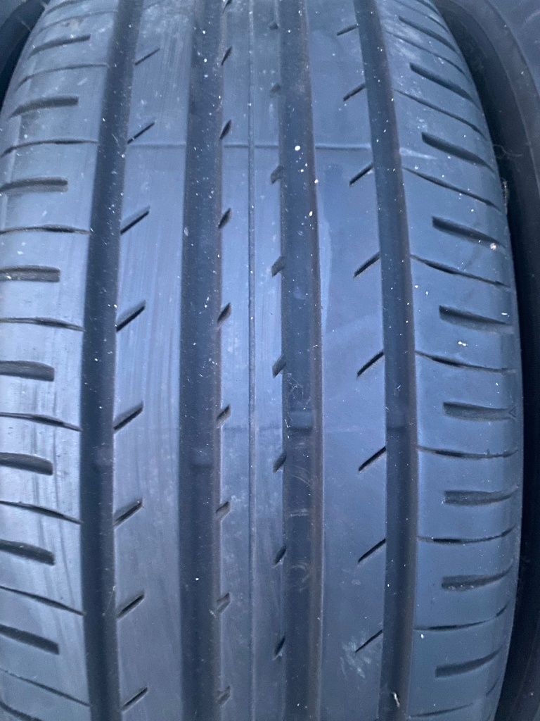 Opony letnie 18 cali 215/55 R18 TOYO