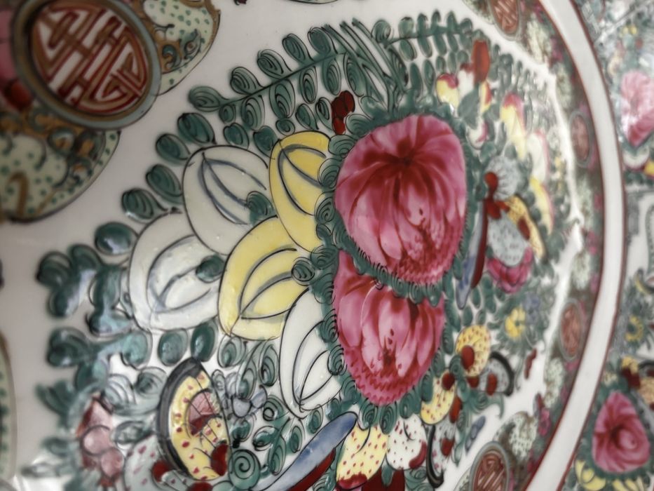 Serviço porcelana chinesa Macau – Rose Medallion (154 peças, 50 anos)