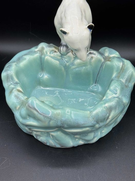 Figurka porcelanowa niedźwiedź