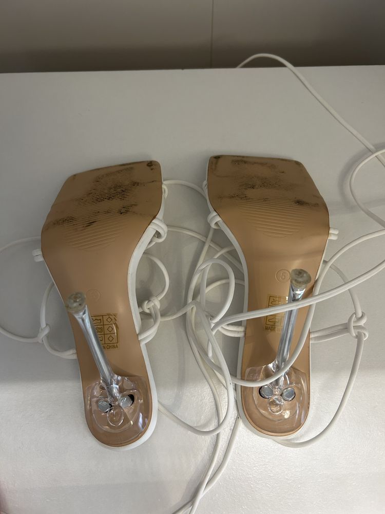 Sandalias da prettylittlething