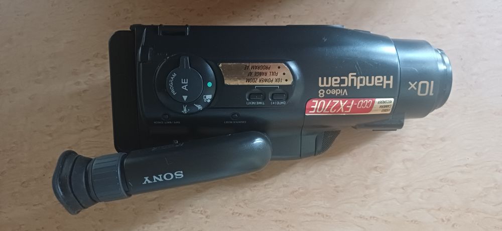 Видеокамера Sony CCD-FX270E