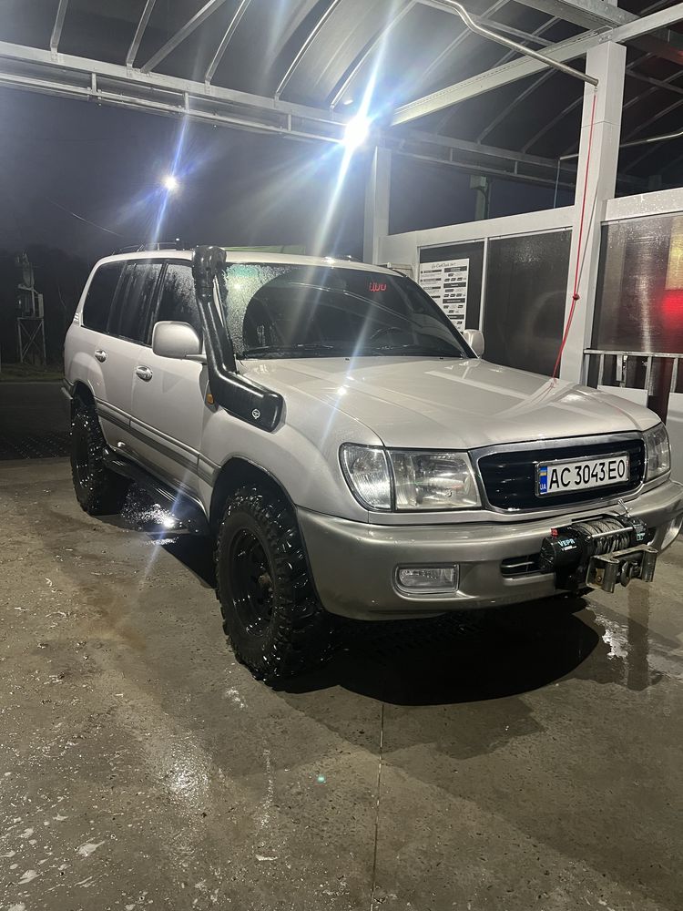 Toyota Land Cruiser 100 2002