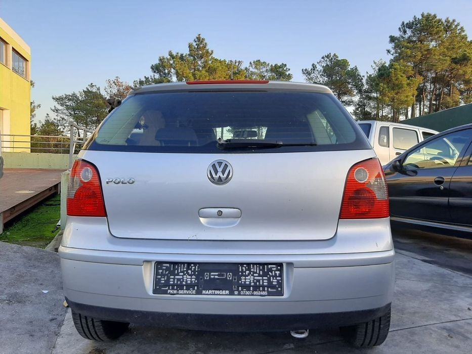 Vw Polo 1.2i de 2004 disponível para peças FRENTE VENDIDA