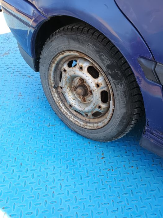 Volkswagen golf 3 Koła felgi stalowe 4x108   175/65/14 opony zimowe