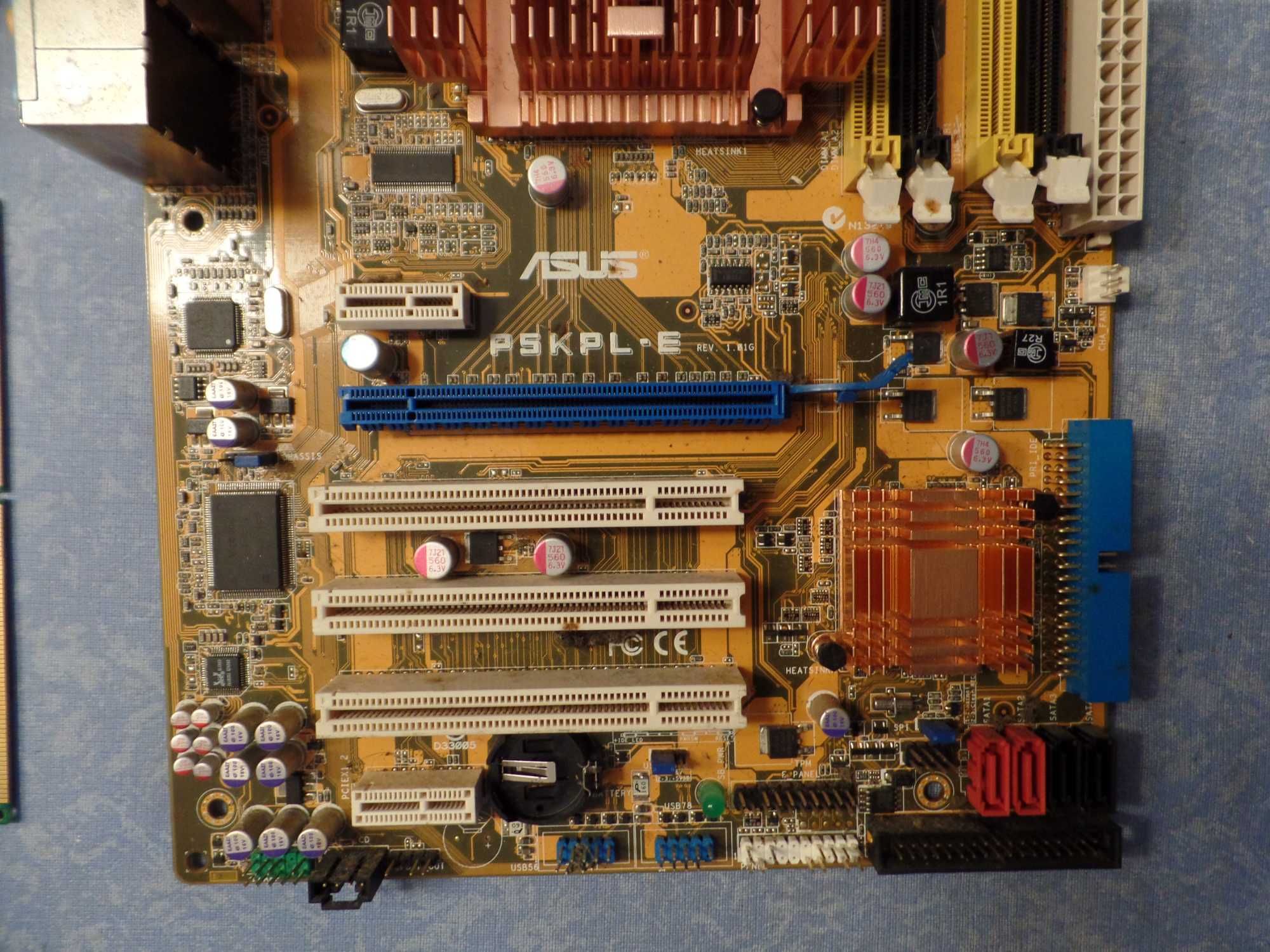 Board Asus P5KPL-E mais 2 memórias Ram (892)