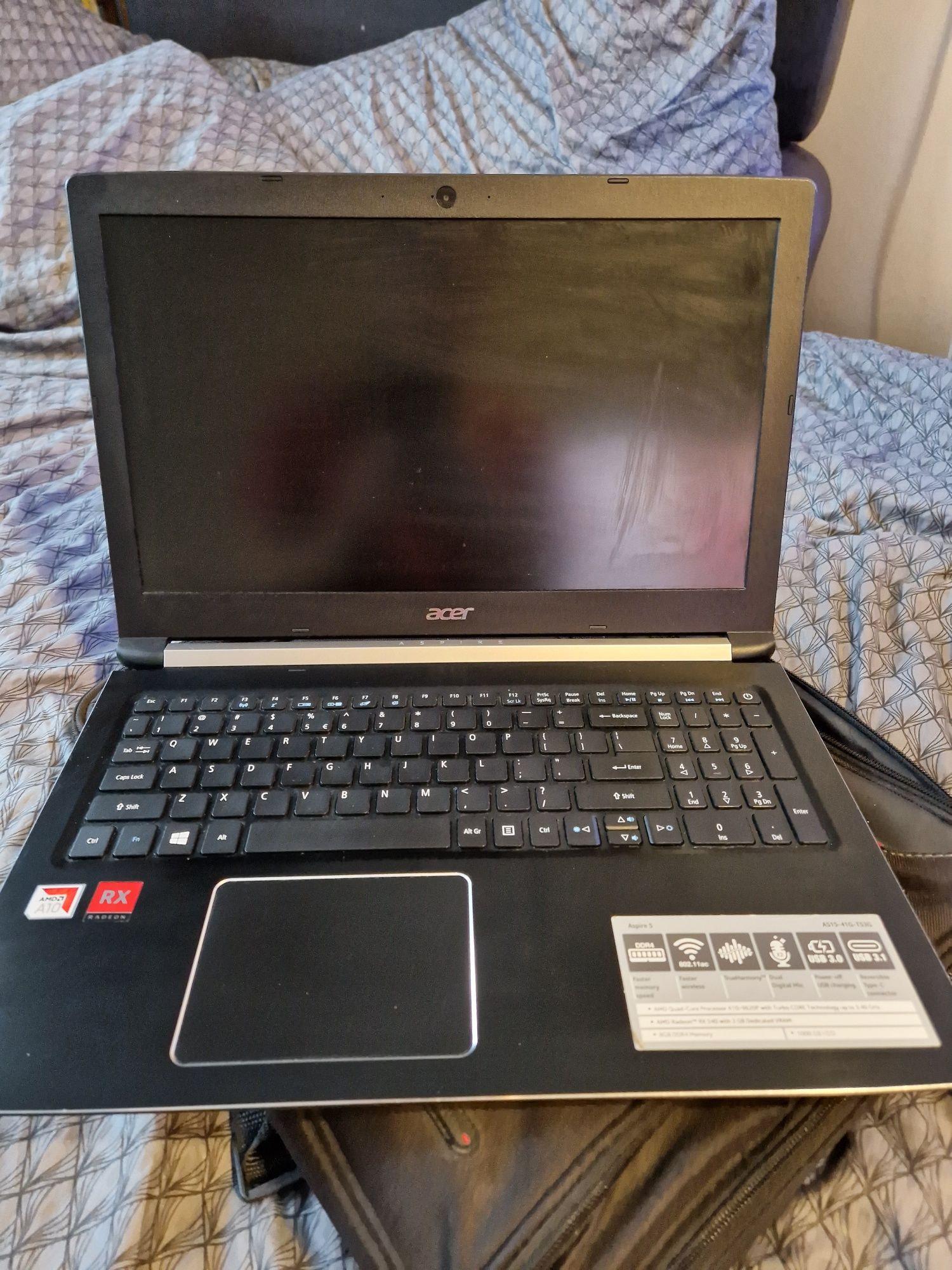 Sprzedam laptop acer aspire 5.   A515-41G-T53G