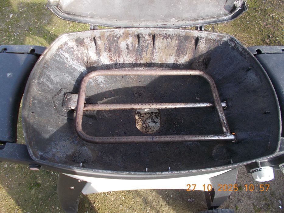 Grill Weber Q300 gazowy sprzedam.