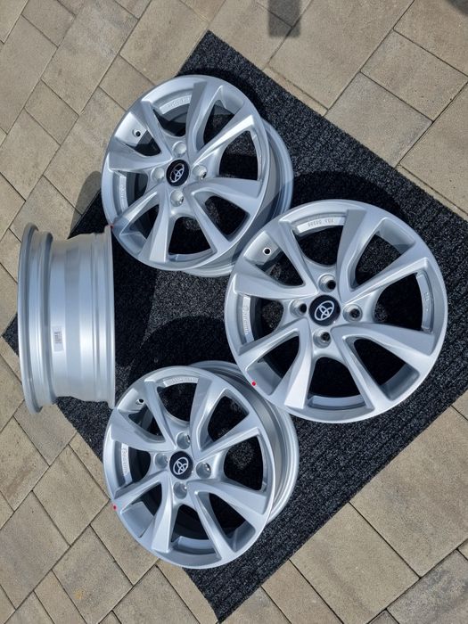 Toyota Yaris 15 " Aygo IQ alufelgi 4x100 Felgi nowe srebrny połysk