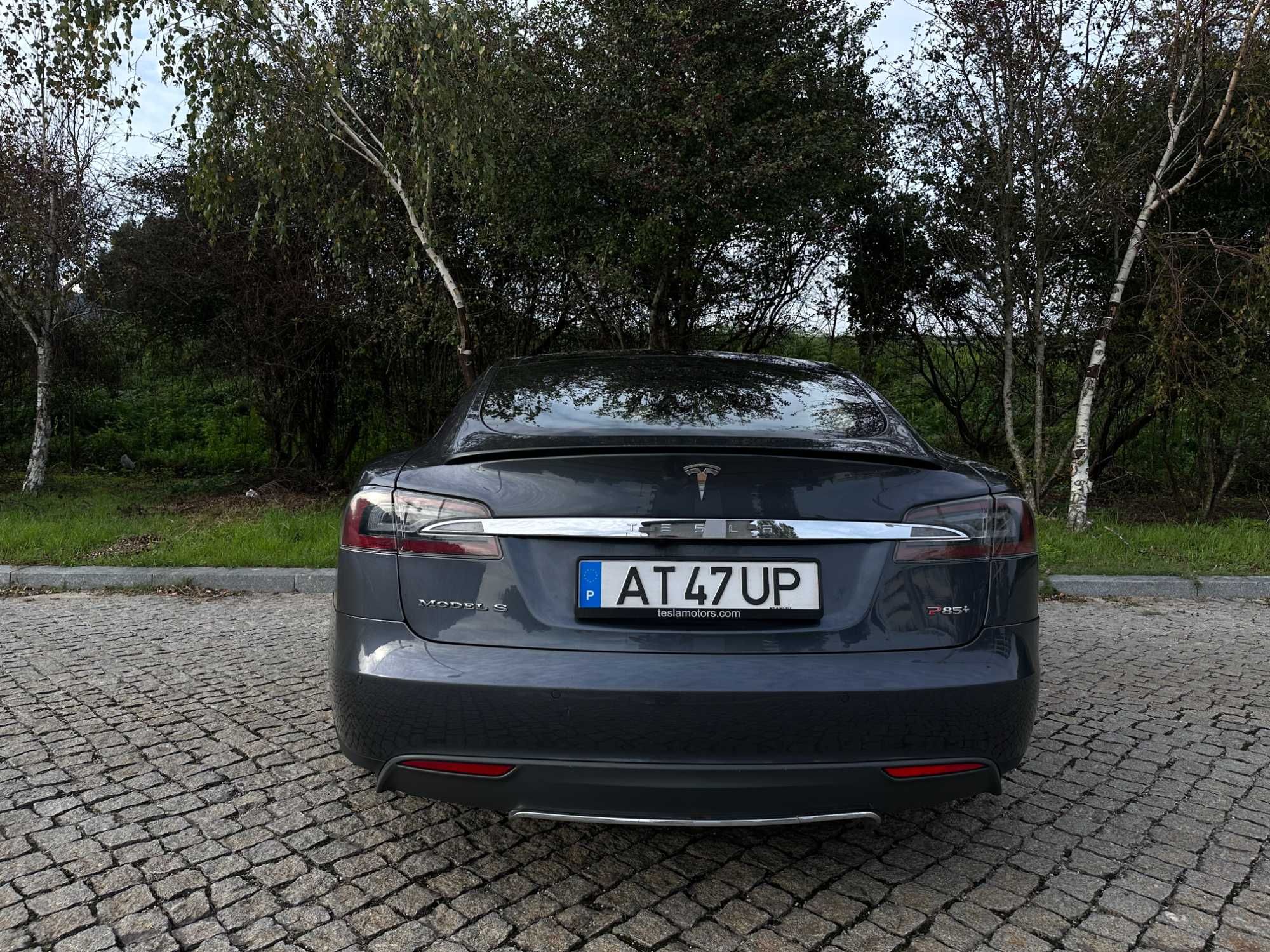 Tesla Model S P85+ com Bateria Nova