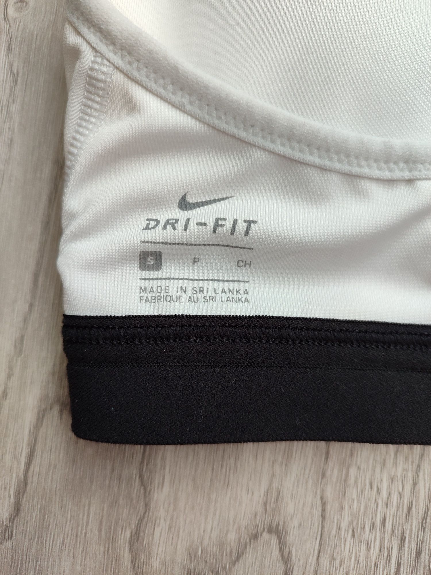 Спортивний топ Nike Dri -Fit  розмір S