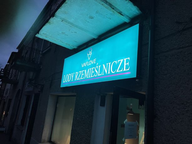 Odstapie lodziarnie szczebrzeszyn  wyposazona