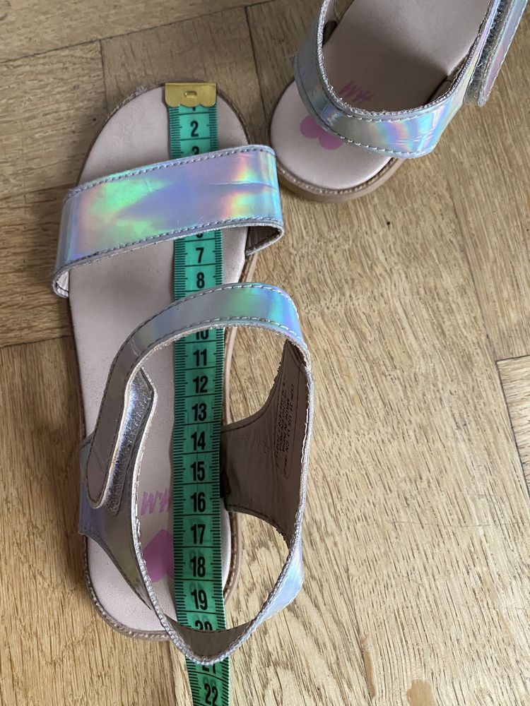Sandały H&M holograficzne r. 31