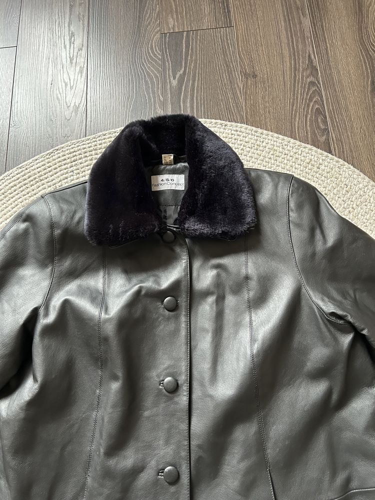 Czarny płaszcz płaszczyk ocieplany ze skóry naturalnej rozmiar 46