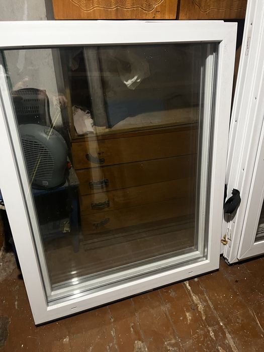 Вікна однокамерні нові пластикові