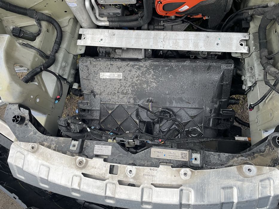 Телевізор Tesla Model Y жалюзі дифлектор підсилювач Тесла У сабля