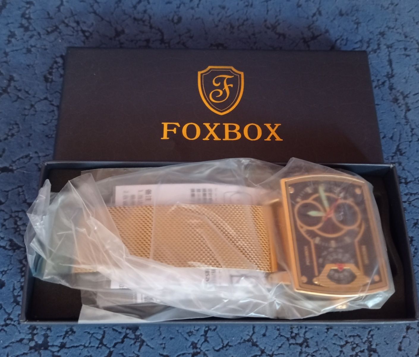 Часы кварцевые. FOXBOX. Fitron Quartz