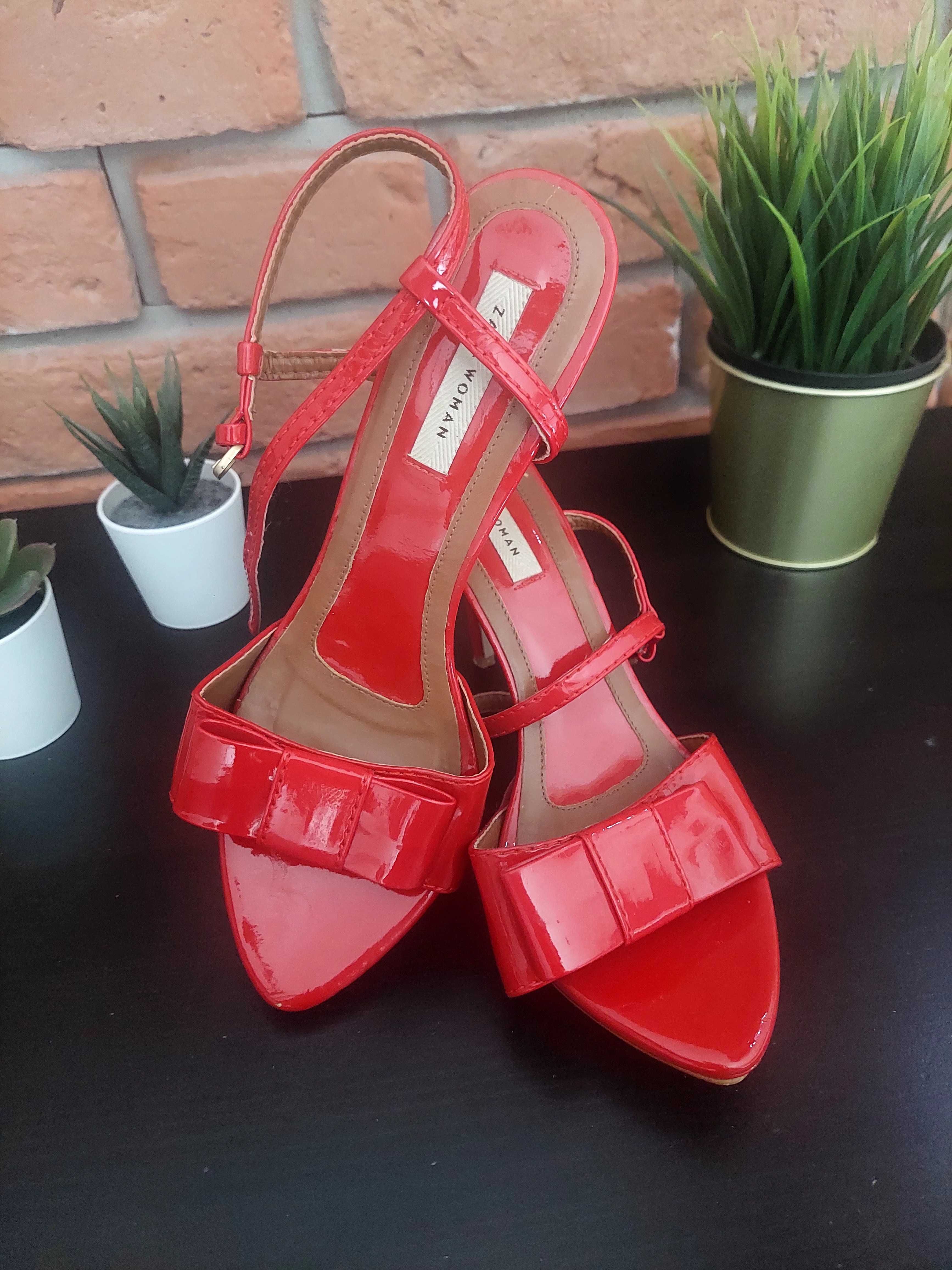 Czerwone lakierkowe szpilki sandały Zara r.39 jak nowe