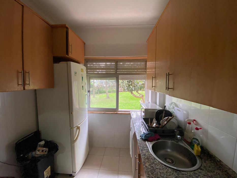 Alugo quarto em Massamá para casal