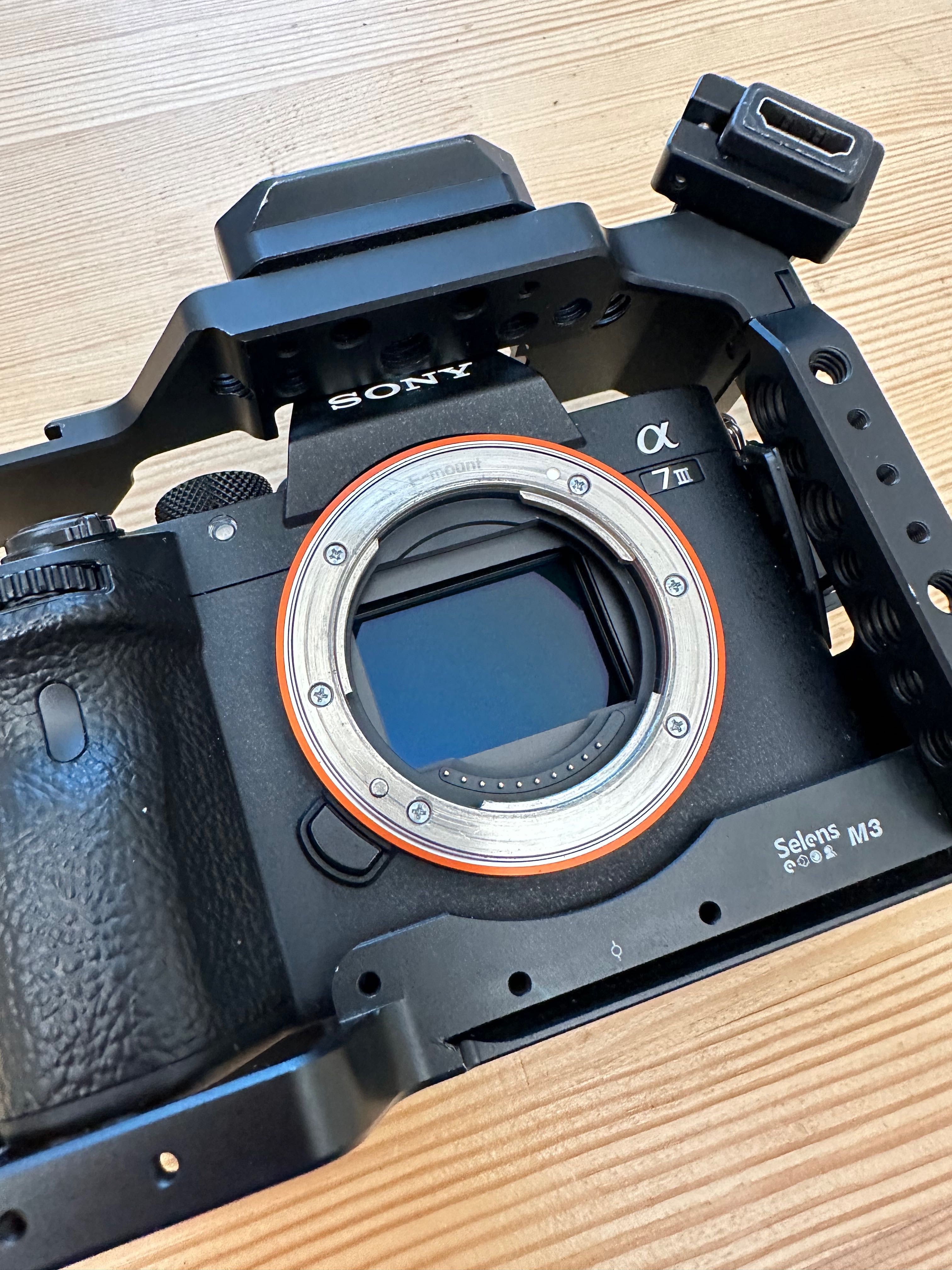 Камера Sony Alpha 7 iii + cage (body)