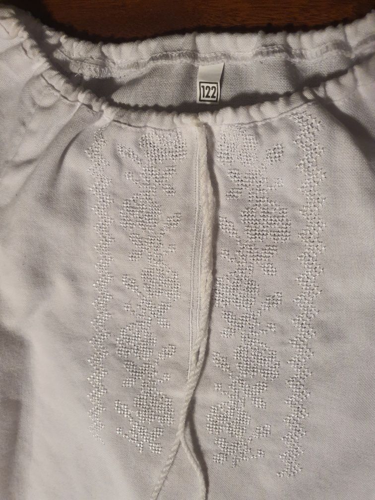 Біла вишиванка на дівчинку 116-122