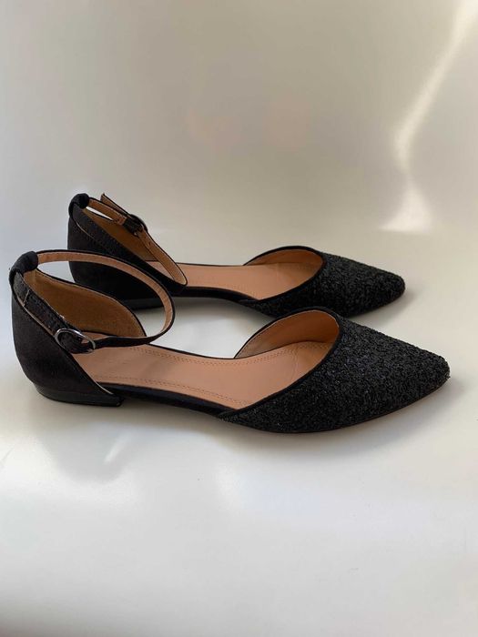 Sabrinas pretas com correia no tornozelo. Como NOVAS (Usadas 1 vez)