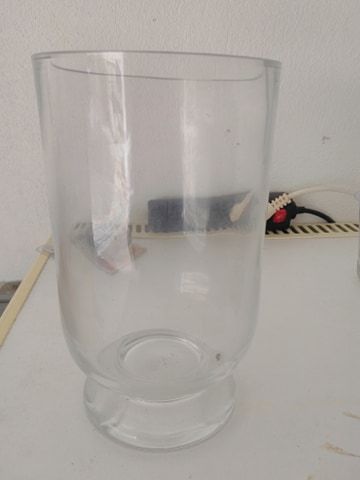 jarro e copo de uísque