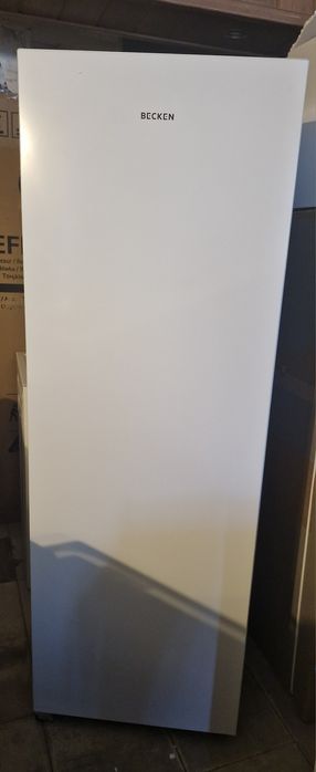 Arca congeladora vertical  becken  no frost