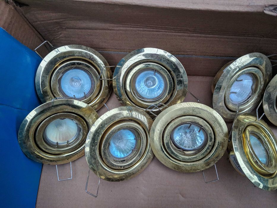 Точечные галогеновые светильники (корпуса врезные) . Б/У