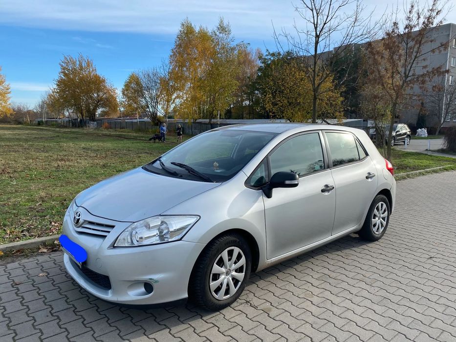 Toyota Auris Hatchback 1.4 - Zadbana w świetnym stanie