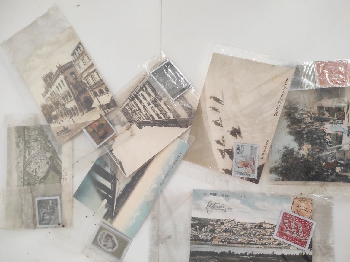 Coleção de postais com selos em metal ctt