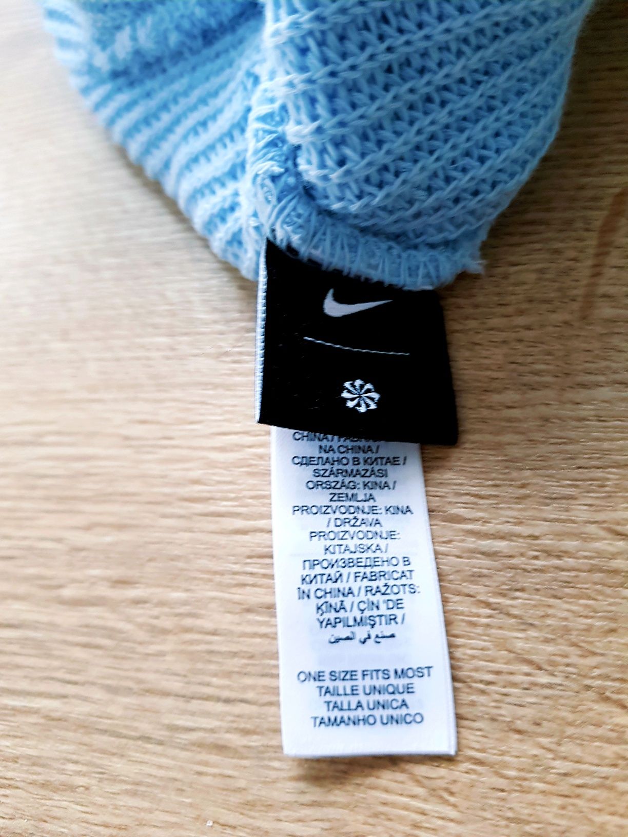 Czapka zimowa Nike orygilna dziewczęce nowa  z metką.