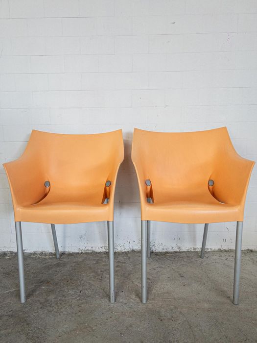 Par de cadeiras Kartell do modelo Dr. No de exterior Philippe Starck