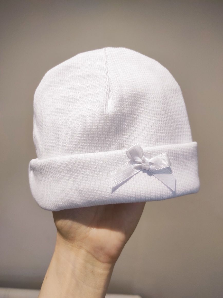NOWA biała elegancka czapka jesienna / zimowa z kokardką / na chrzest
