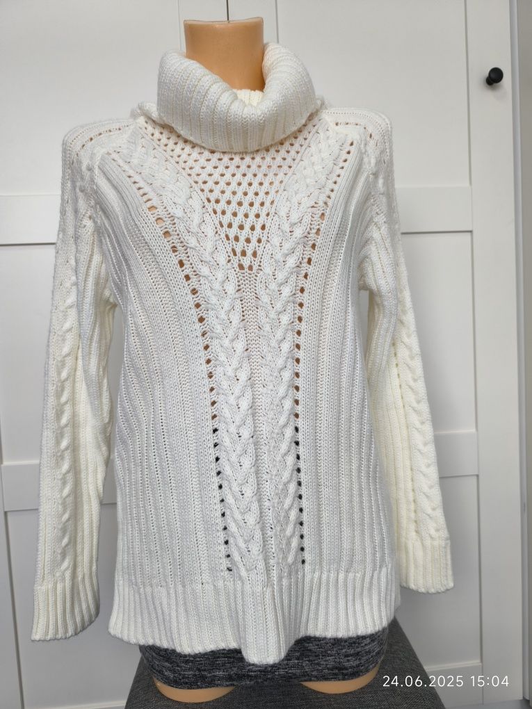 Sweter 8 S 36 M ecru luźny odkryte ramiona golf jesień zima