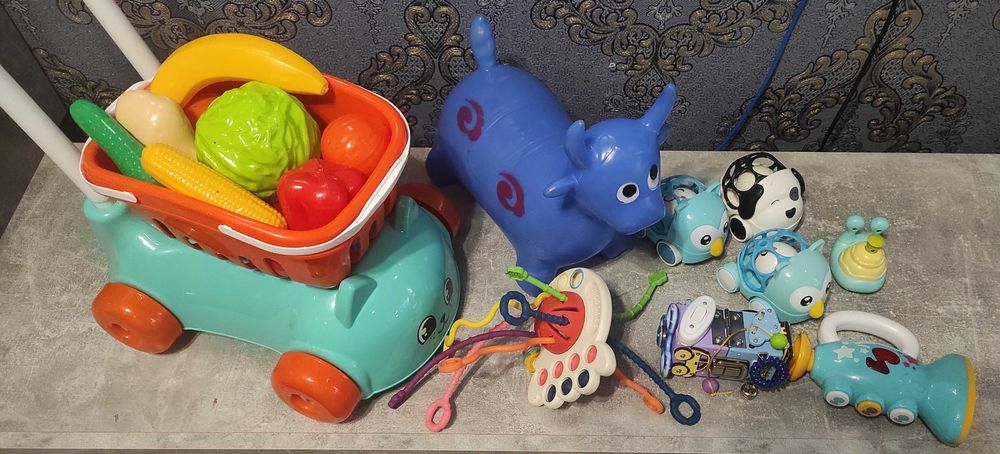 Продам набір іграшок