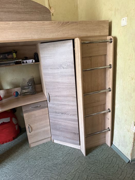 Продам кровать чердак с матрасом