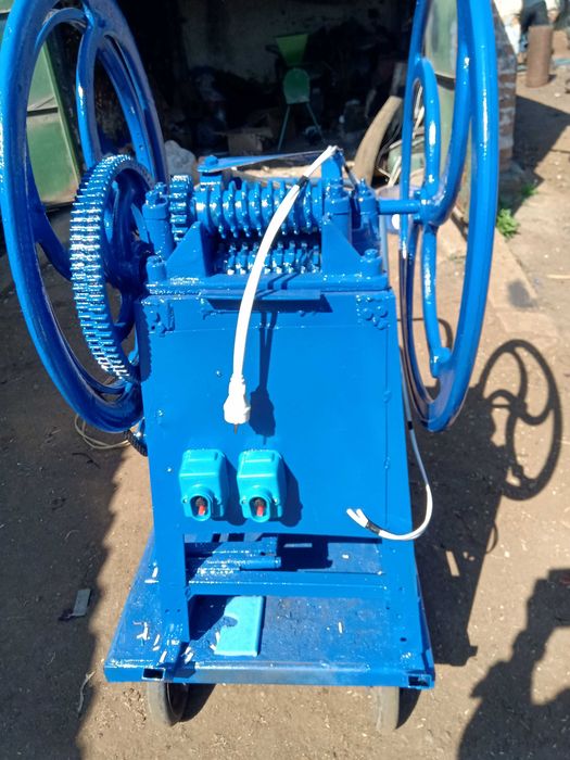 Сечкарня сичкарня соломорезка )электродвигатель 2.2-4х950квтх220/380 в