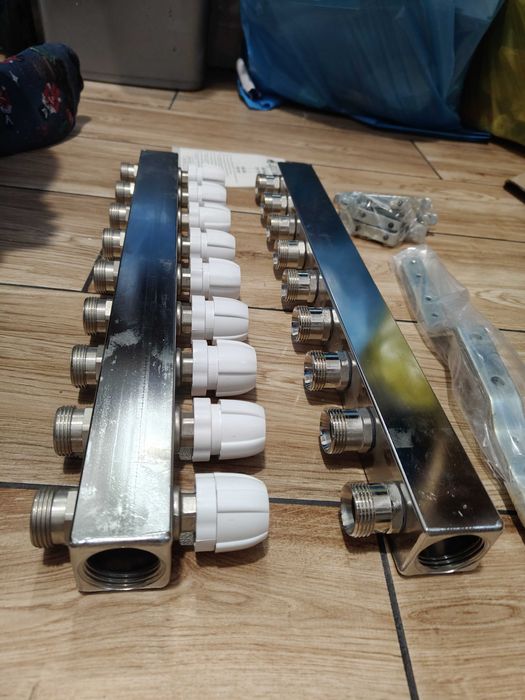 Rozdzielacz ze stali nierdzewnej marki CAPRICORN OPTIMUM1 z 9 sekcjami