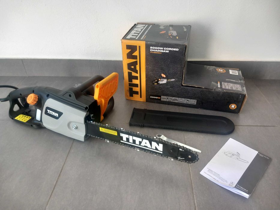 Piła elektryczna do drewna Titan 2000 Wat nowa