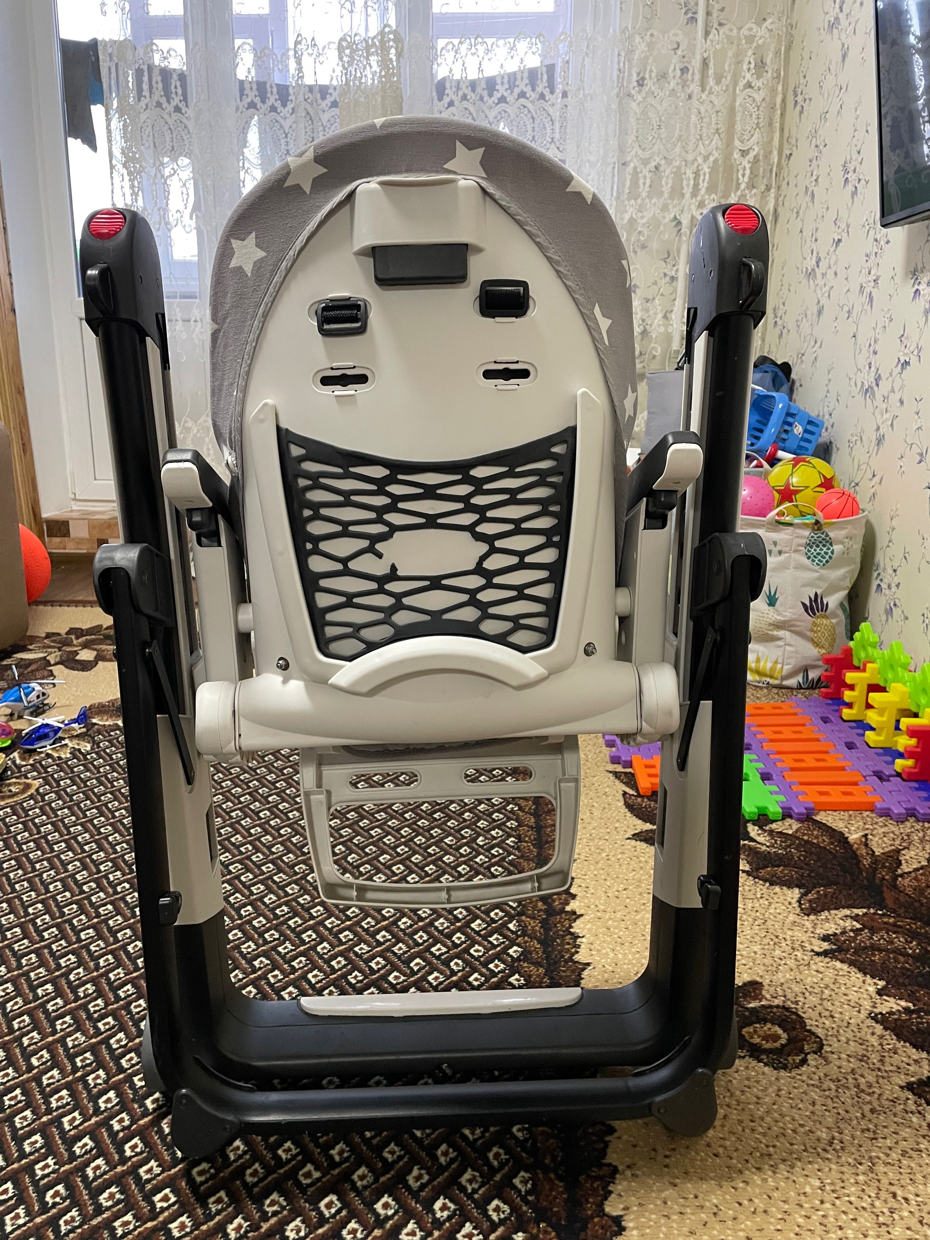 Дитячий стілець для годування Peg Perego