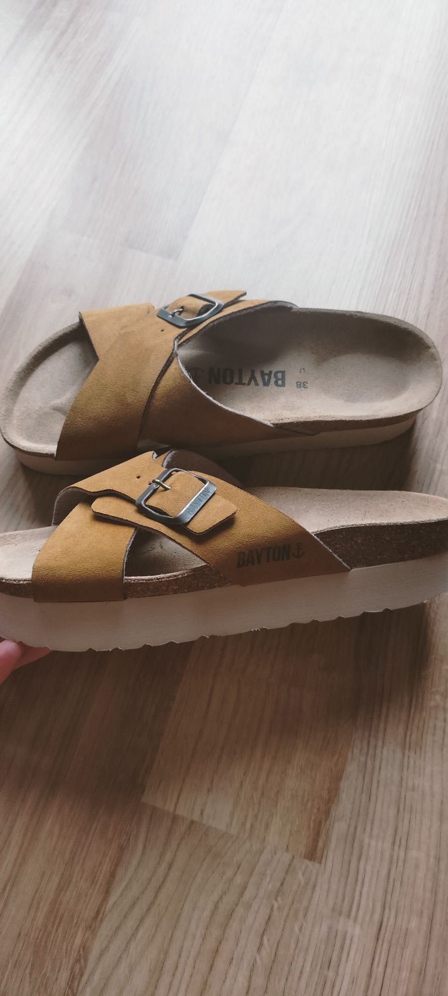 Klapki baryton nowe 38