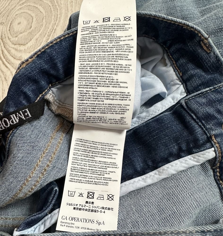 Emporio Armani spodnie jeans jeansowe J10 31