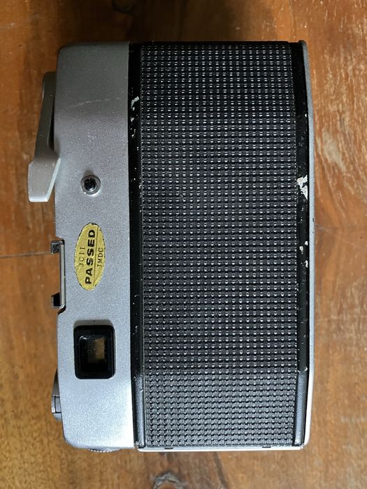 Analogowy Olympus S z futerałem