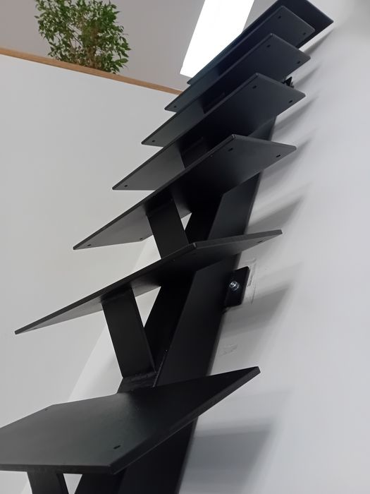 Stelarz metalowy schody