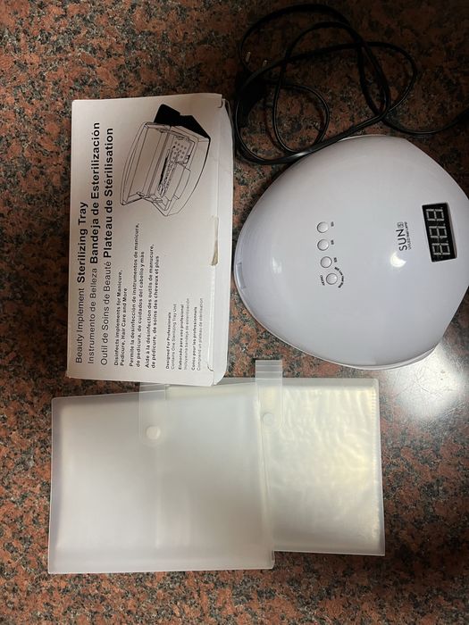 Продам лампу, лоток і альбоми для слайдерів, стіл