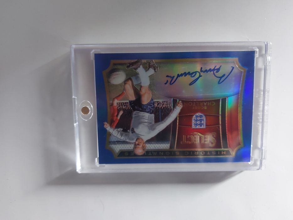 Panini Select Soccer Bobby Charlton autograph 19/25