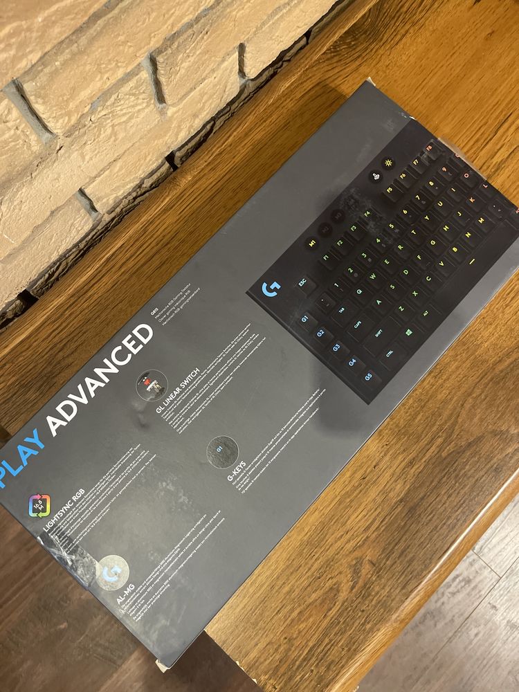 logitech G815 стан новий відкрив коробку спробував на ній пограти