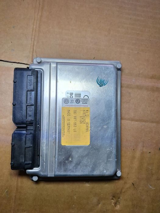 STEROWNIK SILNIKA AUDI A4 B5 3B0 997 553 LX   (1/3)