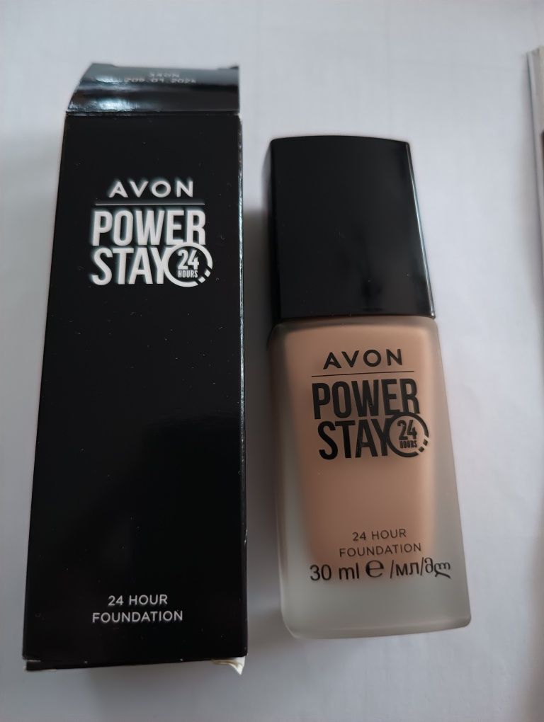 Podkład do twarzy Power Stay 24h Avon