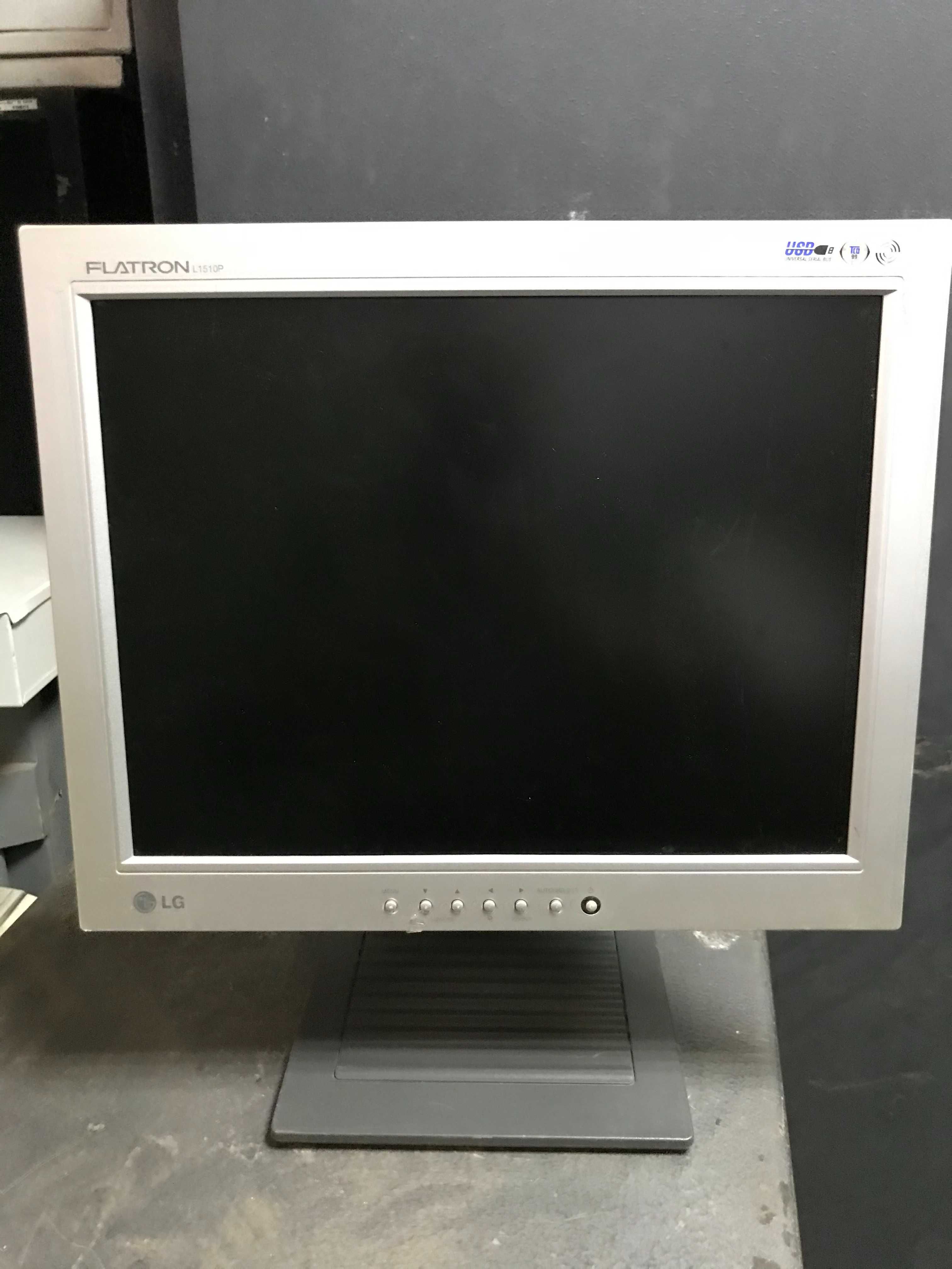 Монитор 15"  TFT